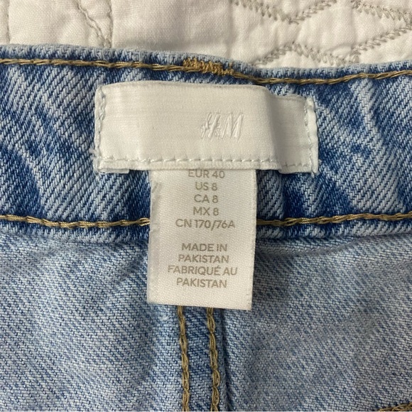 H&M Distressed Denim Women Shorts - Picture 5 of 7